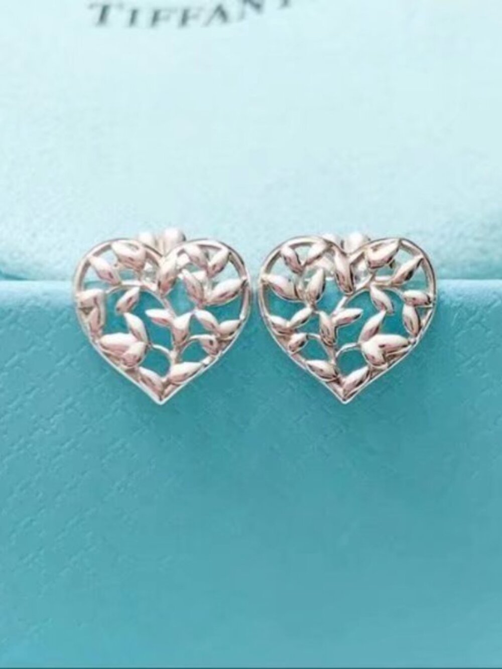Authentic Tiffany & Co. earrings - Picture 4 of 6